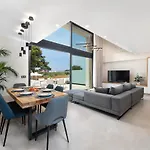Aurum Villa *