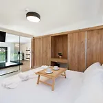 Aurum Villa *