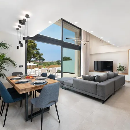 Aurum Villa *