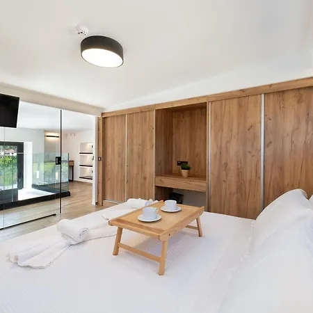 Aurum Villa *