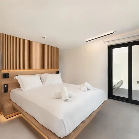 Aurum Villa *